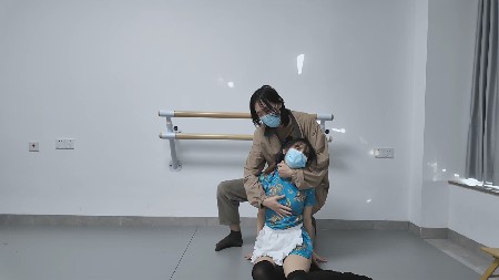 212601zrcr2d2ao1lr12xz.jpg